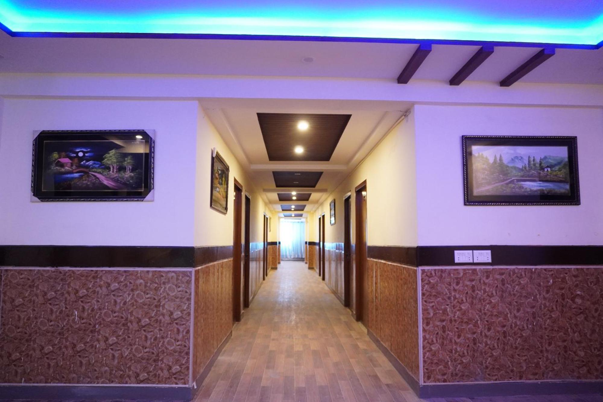 National Hotel Lahore Exterior photo